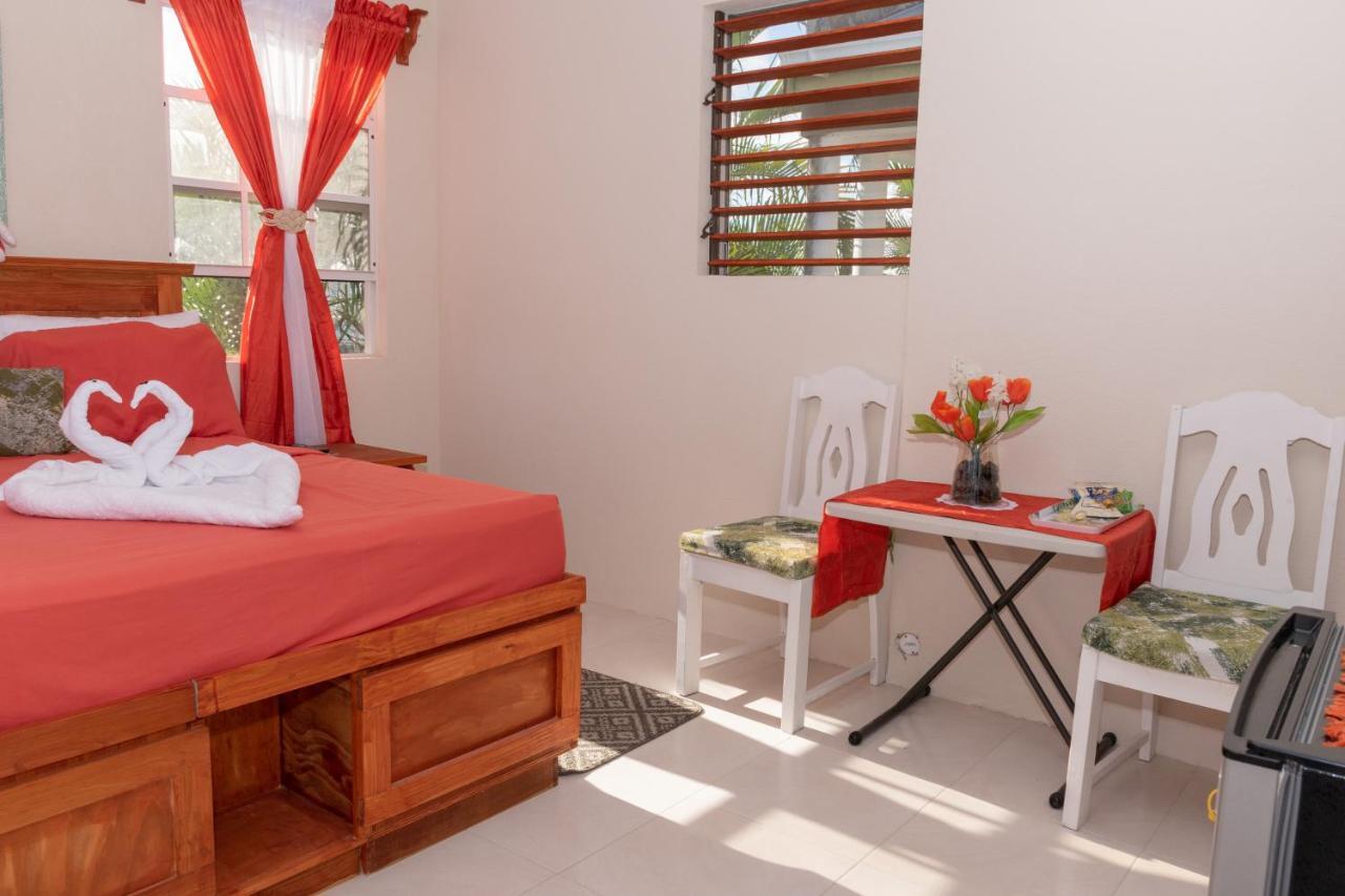 Edtricias Apartments كرايست تشيرش المظهر الخارجي الصورة